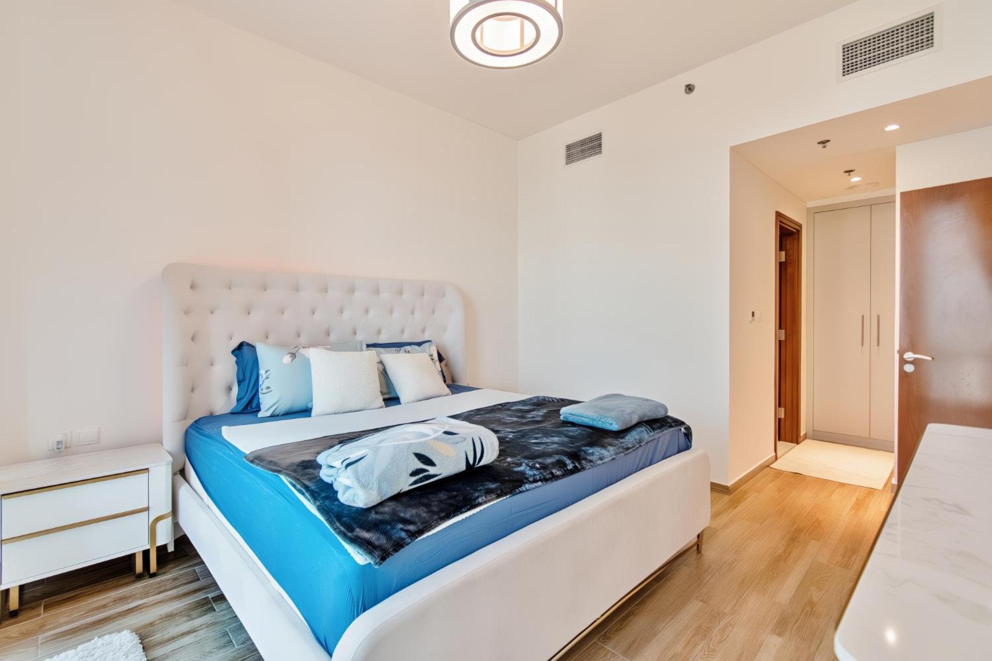 Dreamshoma-1br Stunning Canal View Apartment