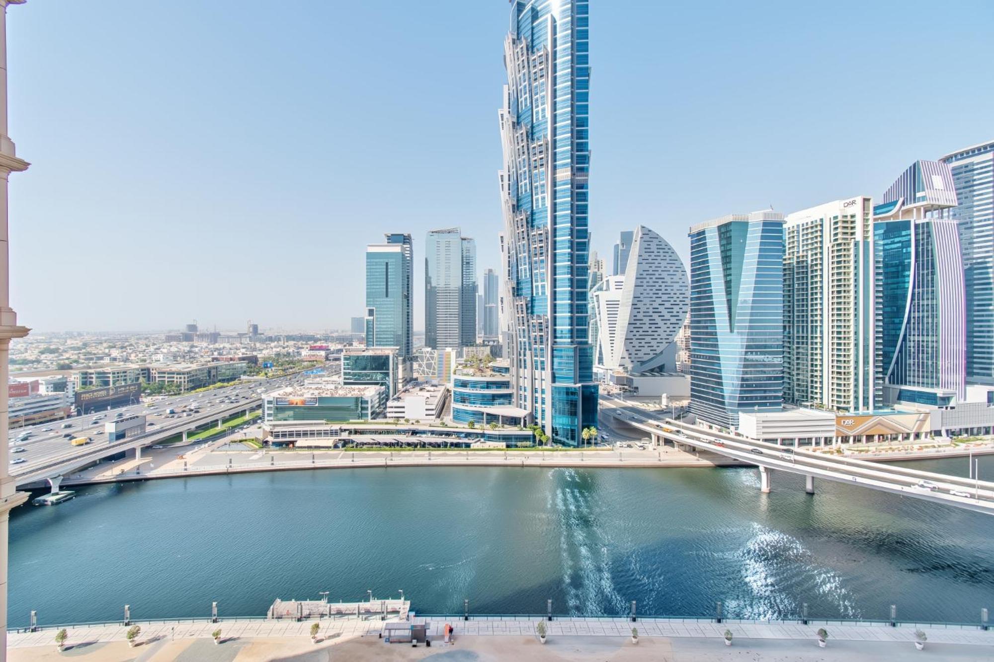 Dreamshoma-1br Stunning Canal View Dubai